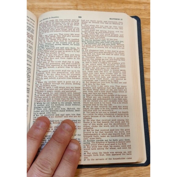 Vintage King James Holy Bible Red Letter Edition Thomas Nelson 1984 Softcover - Picture 5 of 11